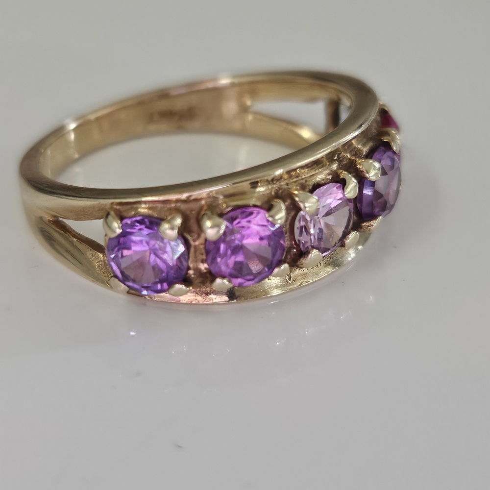 Vintage 14kt Gold Ring With 6 Stones